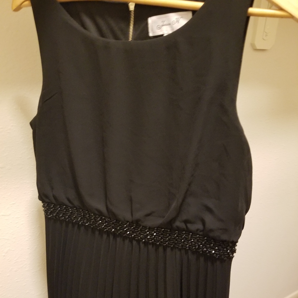Dress - Picture 2 of 6
